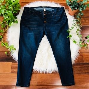 New🌿9” Mid Rise Skinny